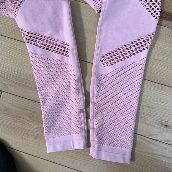 Let’s Gym Baby Pink Seamless Leggings - Picture 8 of 8
